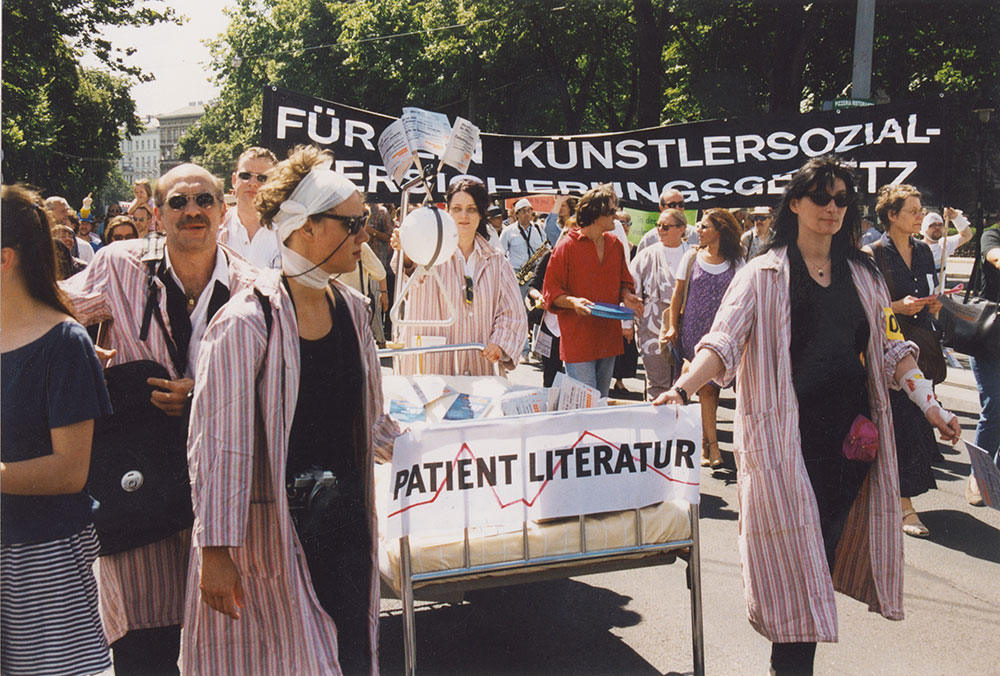 Demonstration der KünstlerInnen 1998 auf der Ringstraße in Wien